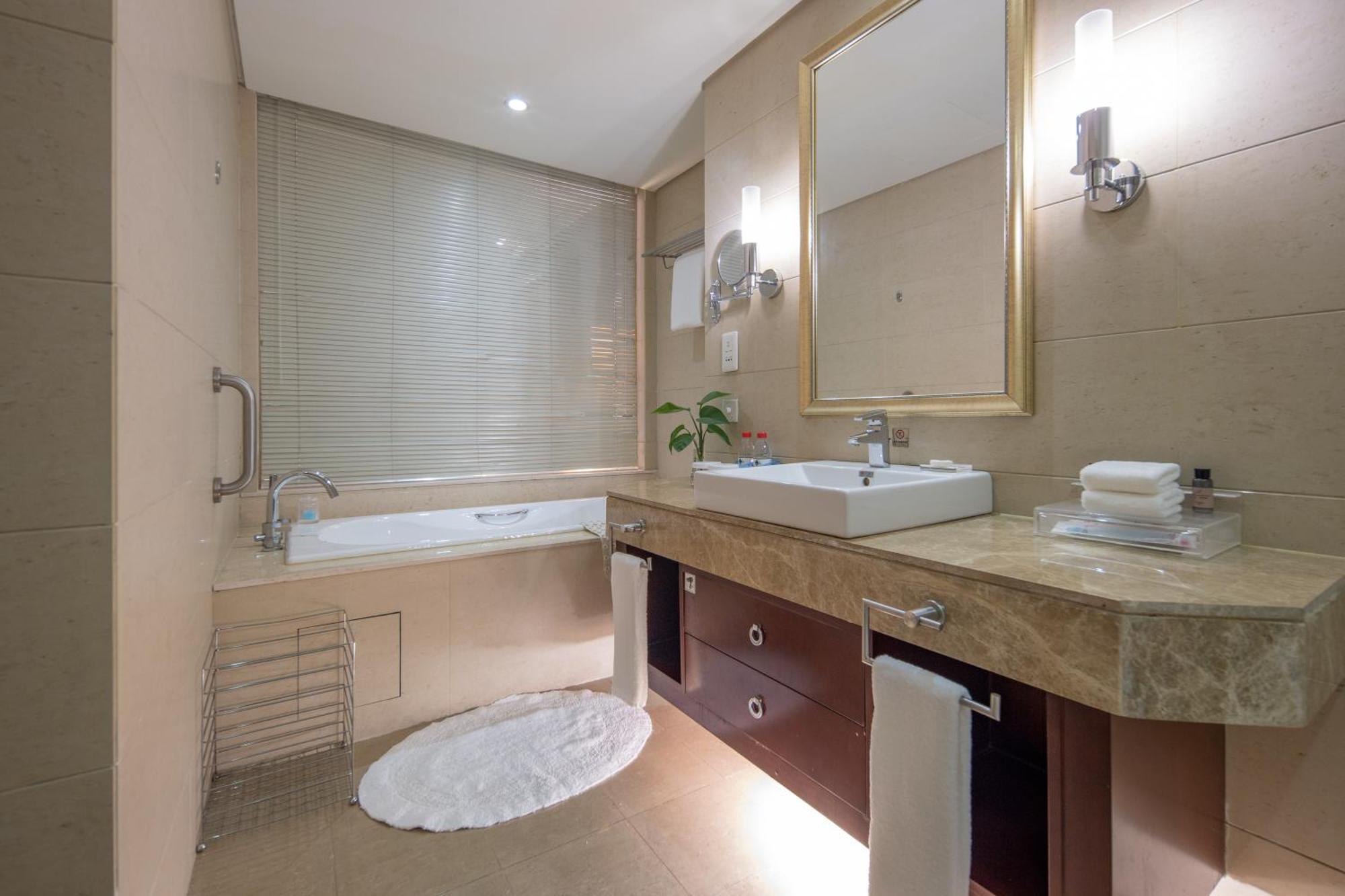 Haiwaihai Crown Hotel Ma'Anshan Exterior photo